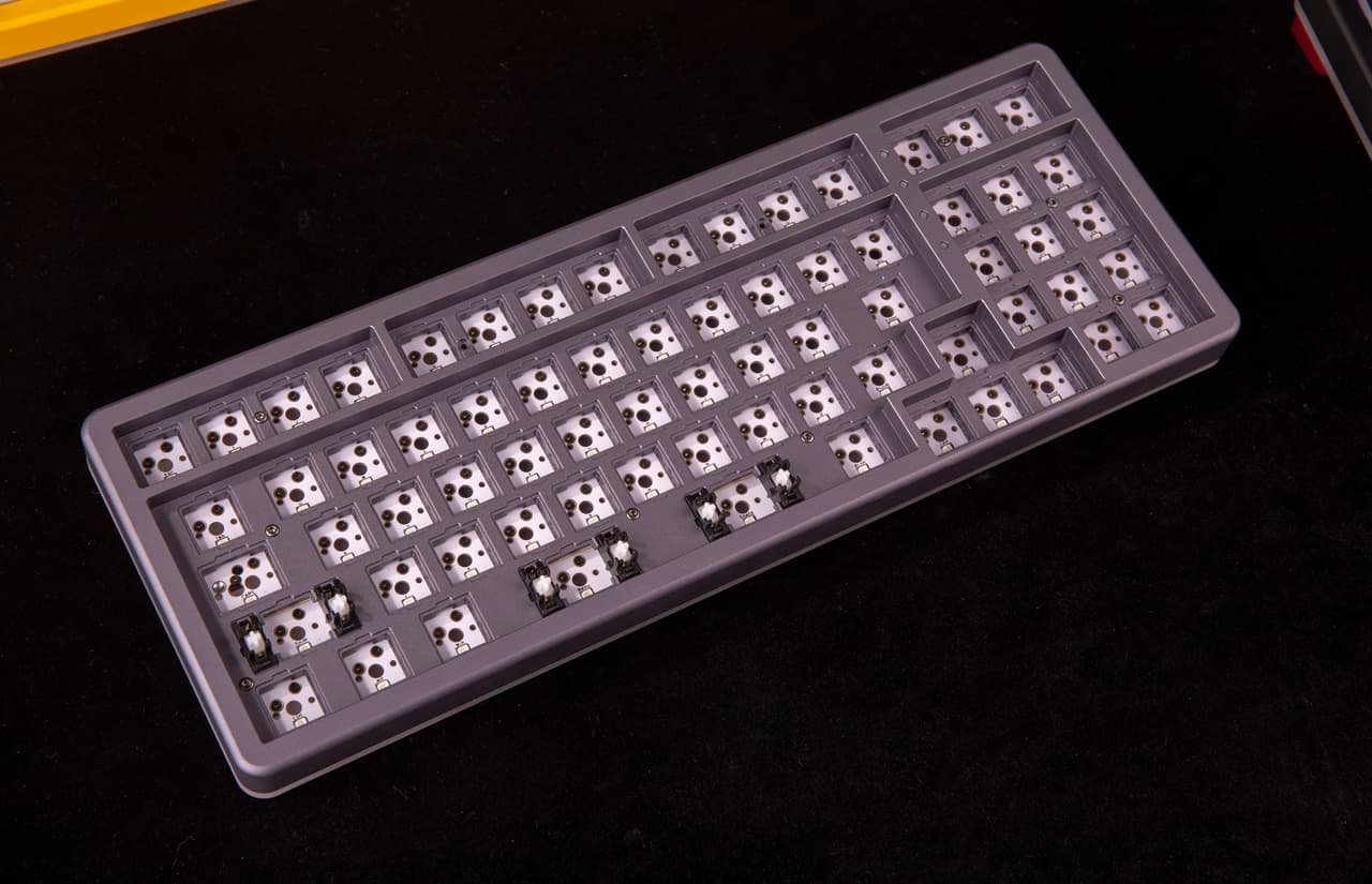 Xikii 1800MINI -- Compact bluetooth, fully rgb, hotswap keyboard! image 13