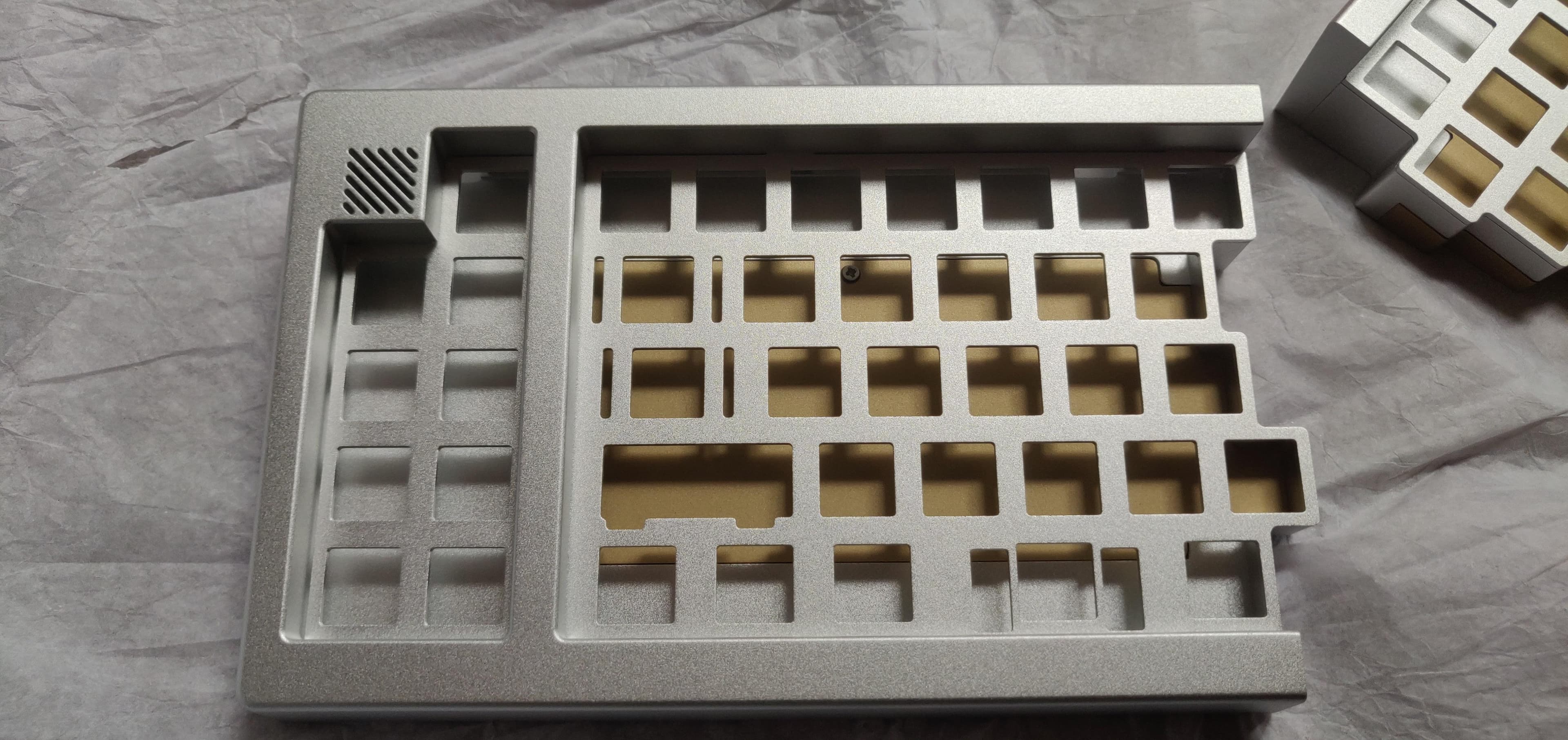 Doppelgänger - 65ish% Split + Macro Pad image 7