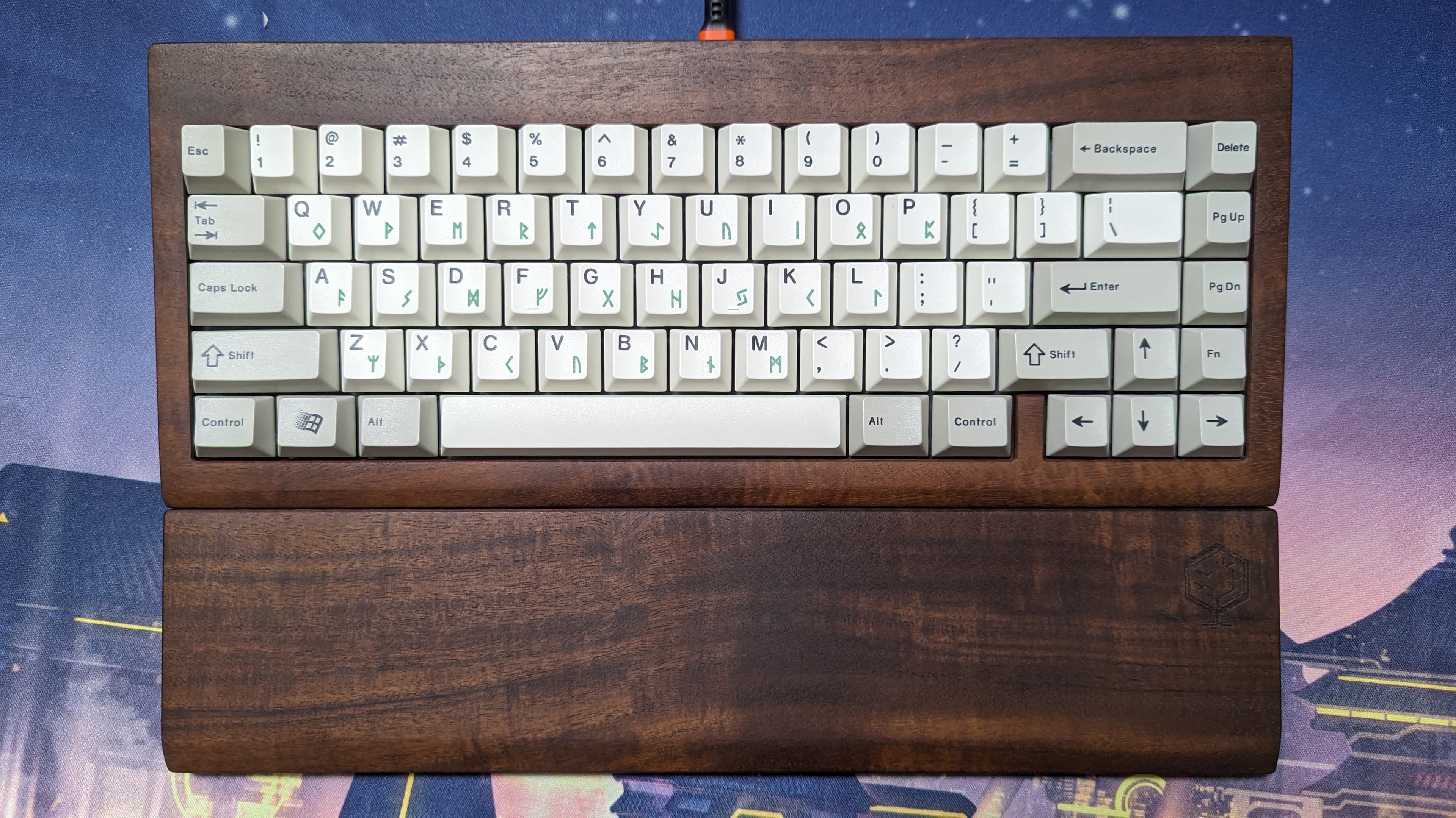gwŷdd65 Wooden Keyboard (GB LIVE!)