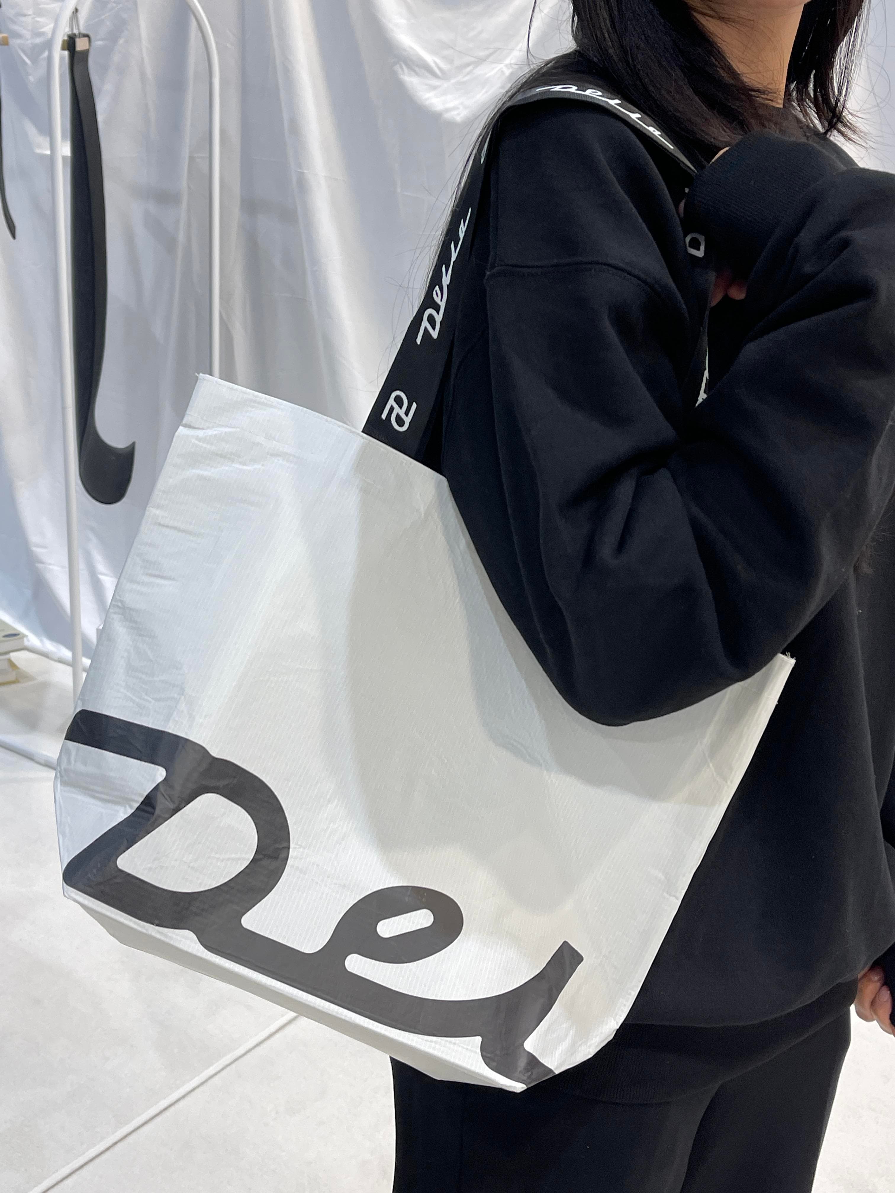 Della 960 - TKL F13 WKL - Inspiring Home Studio Photo '2025 02 04 'iPhone 15 image 4