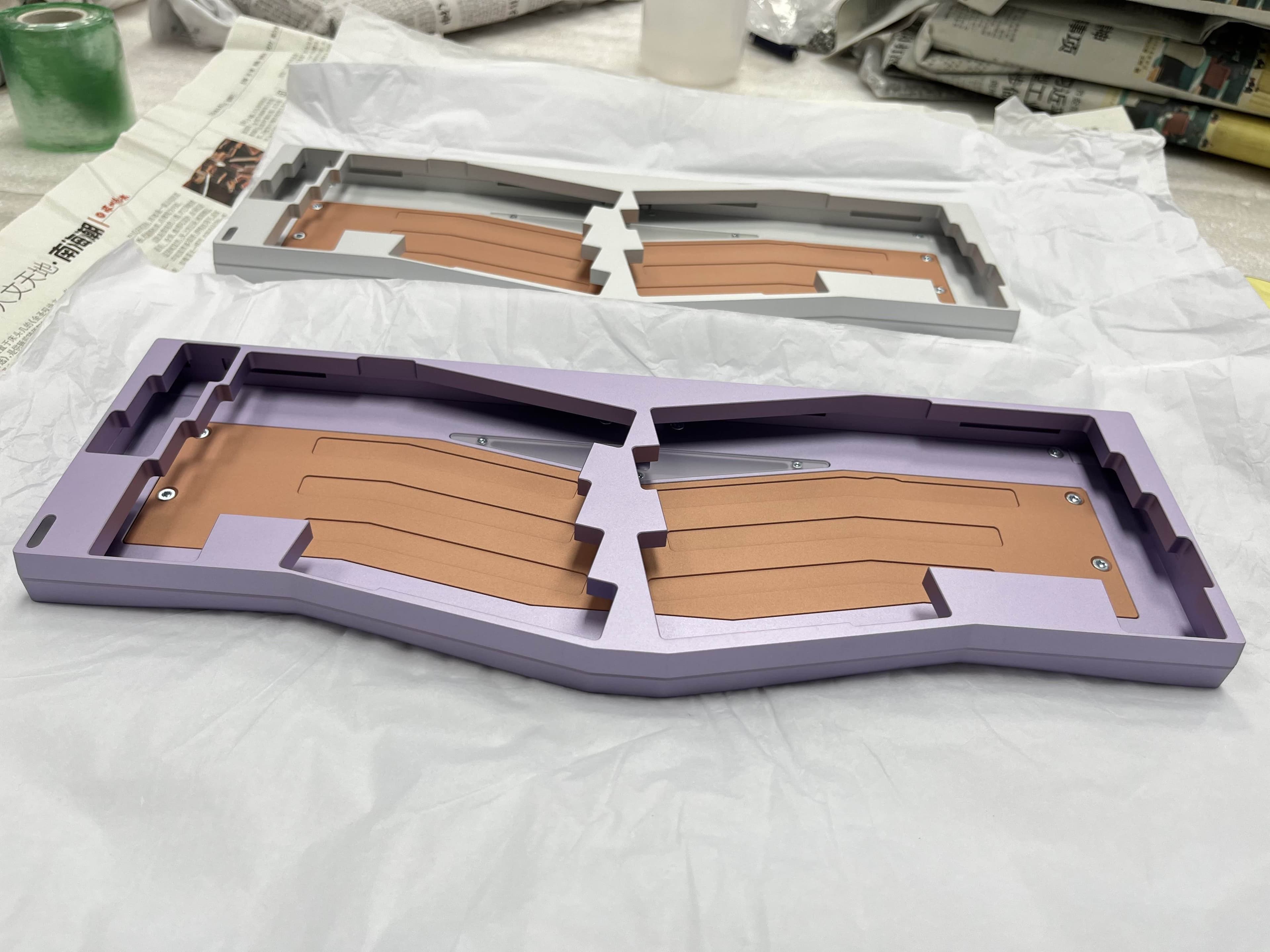 Alyssia - A thin bezel, dual mount Alice-style keyboard image 29