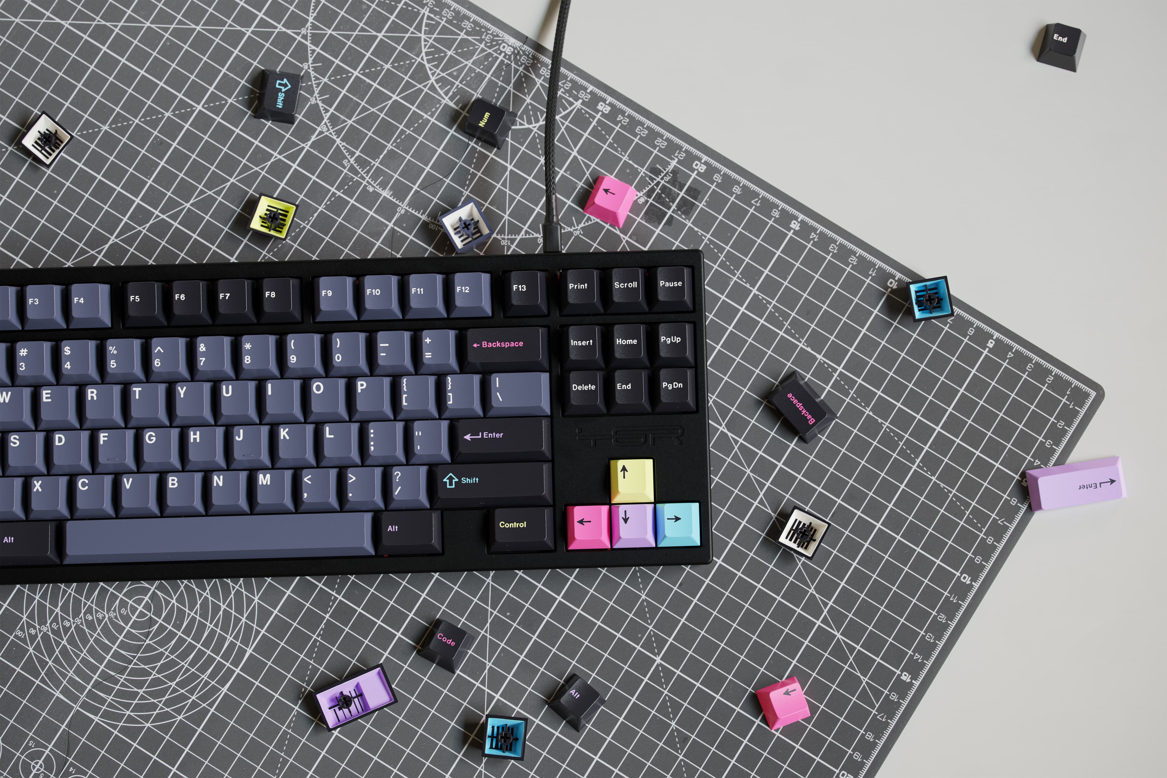 GMK Dracula V2.0 — GB Closed (Shipping)