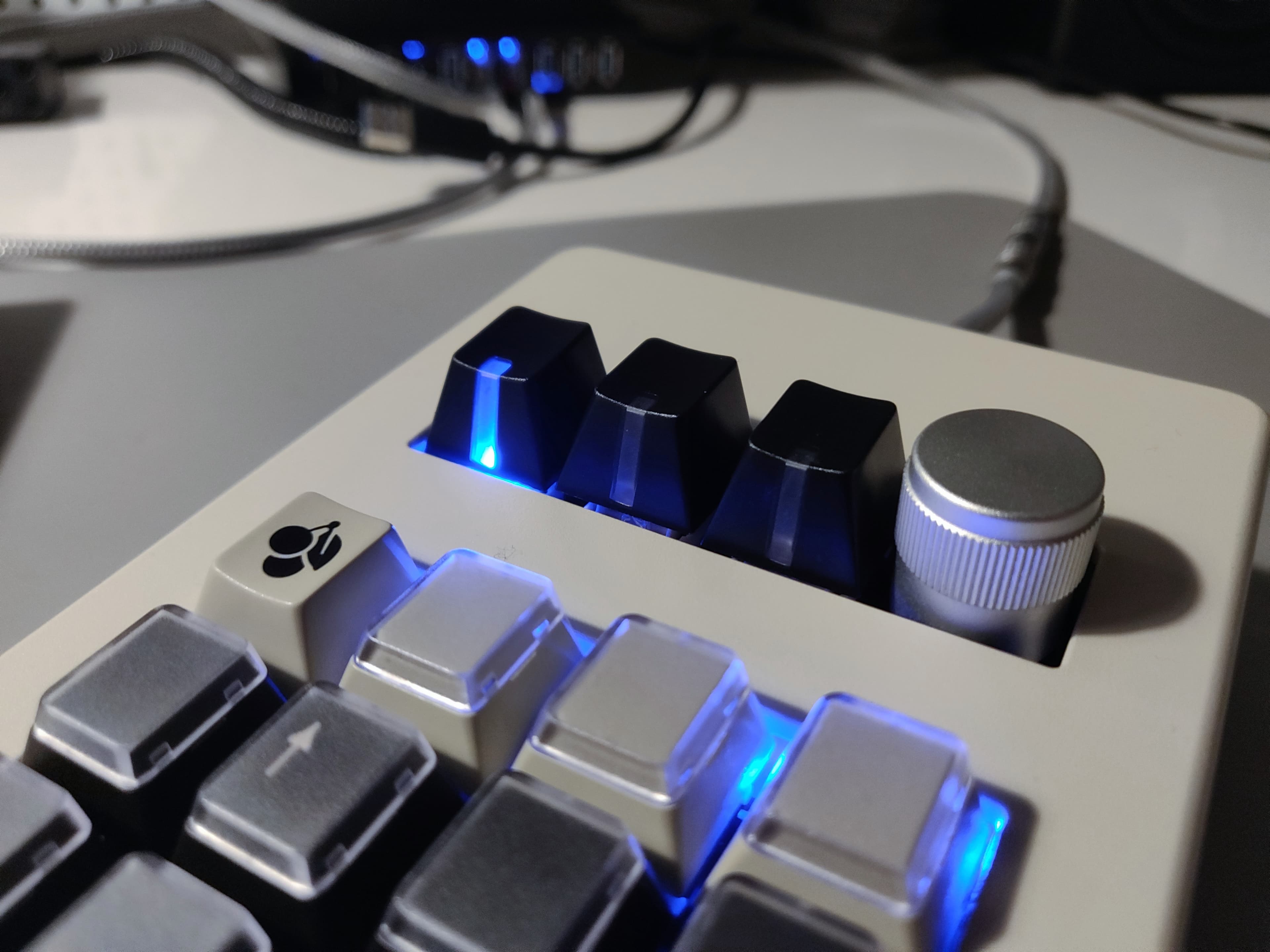 GH80-3700 cherry numpad PCB (shipping) image 4