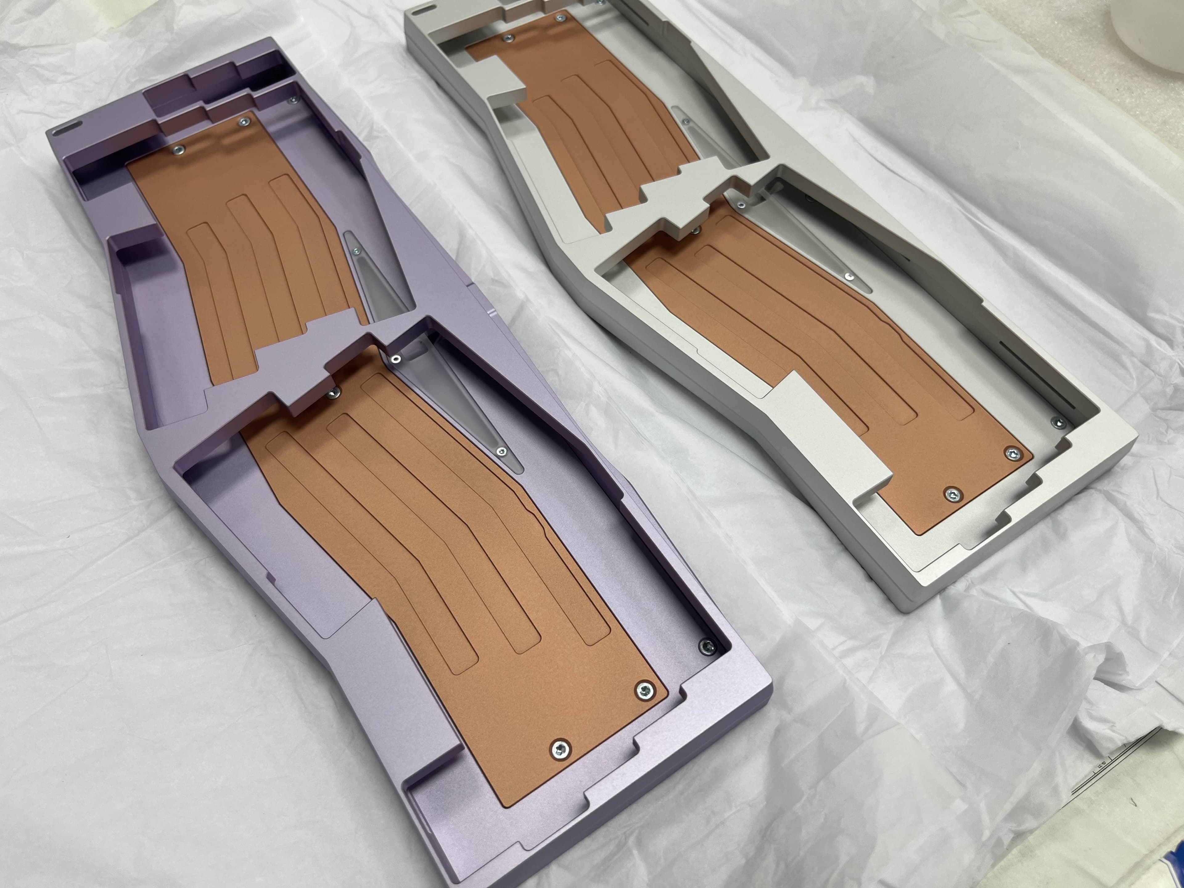 Alyssia - A thin bezel, dual mount Alice-style keyboard image 30