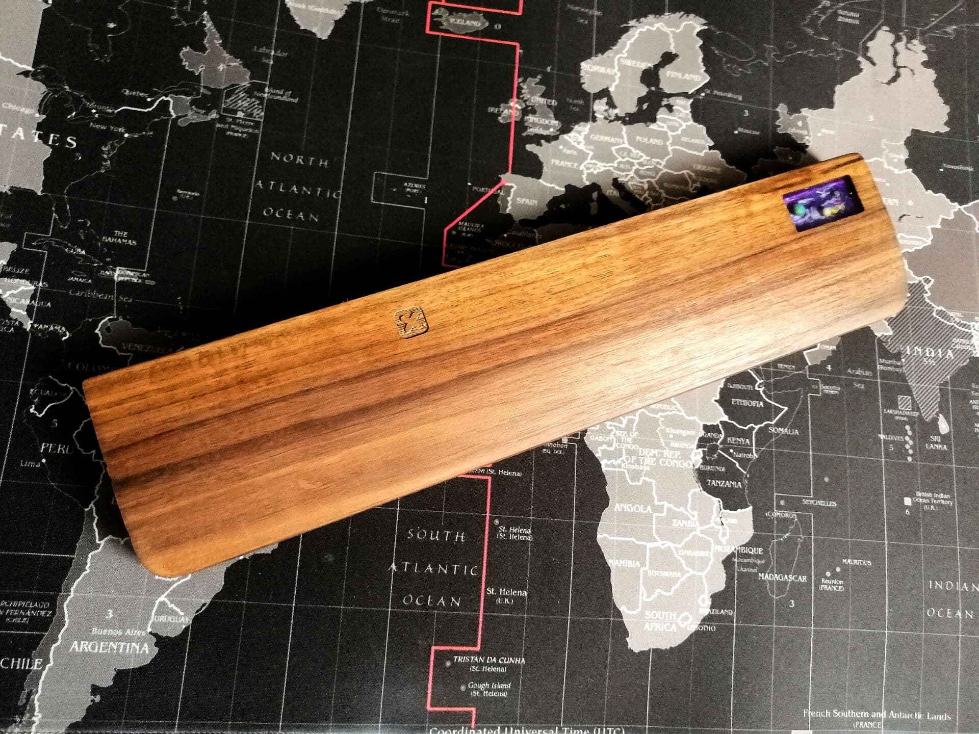 Stunnning Planet Walnut Wood Palm Rest 【IN PRODUCTION】 image 2
