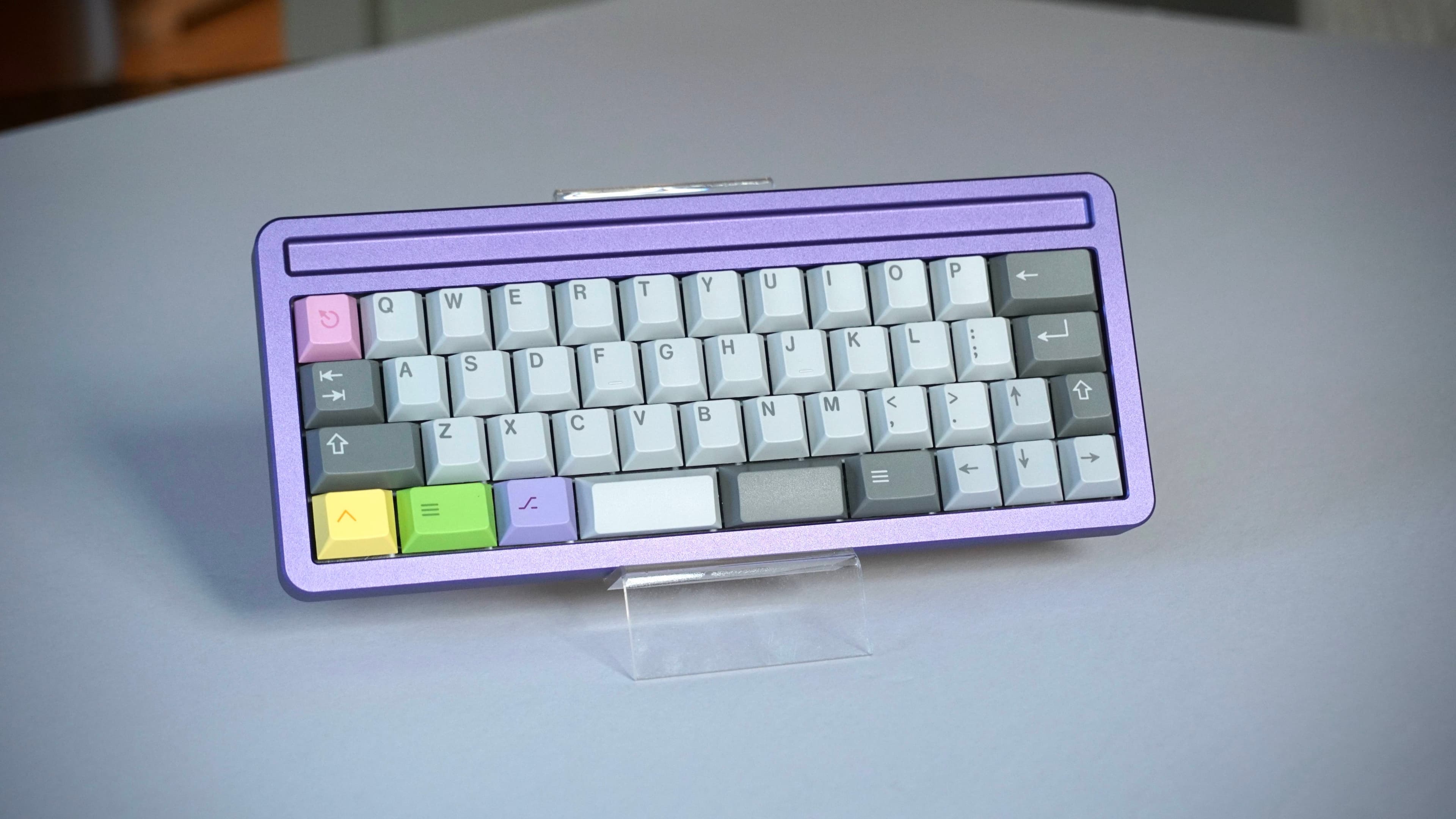 Pomelo, Minivan Universal