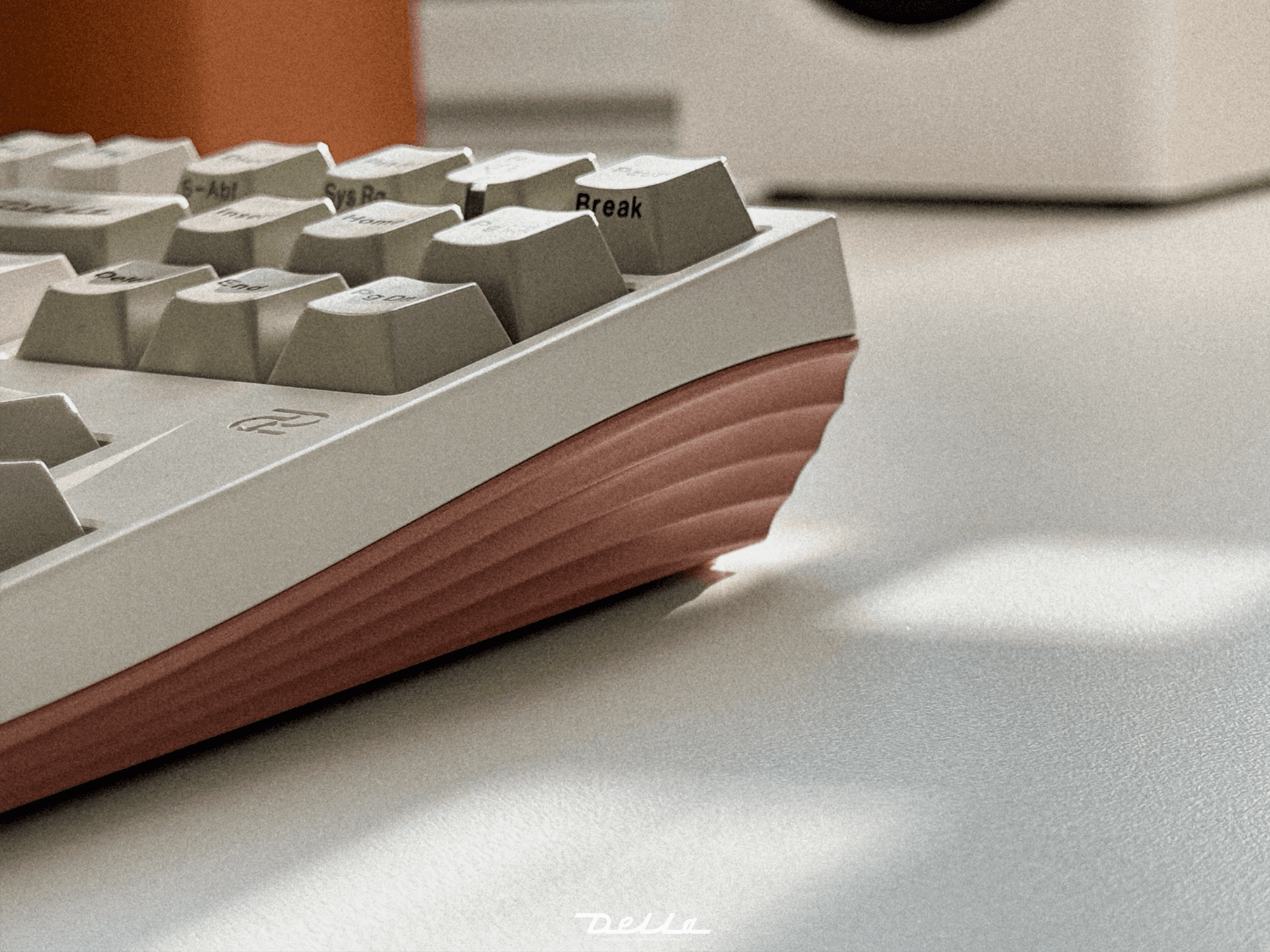 Della 960 - TKL F13 WKL - Inspiring Home Studio Photo '2025 02 04 'iPhone 15 image 24