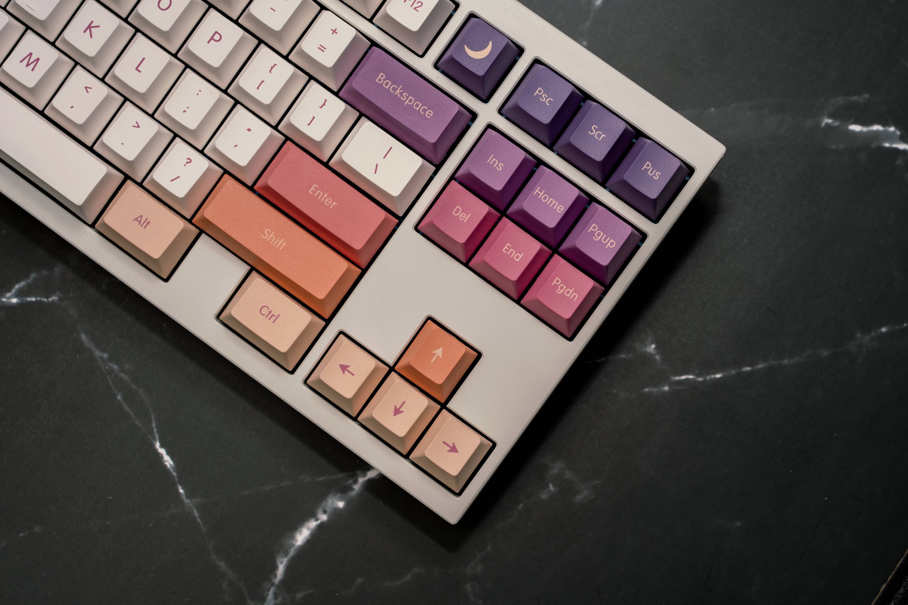 Carmine Cloud PBT Gradient Keycaps Kit