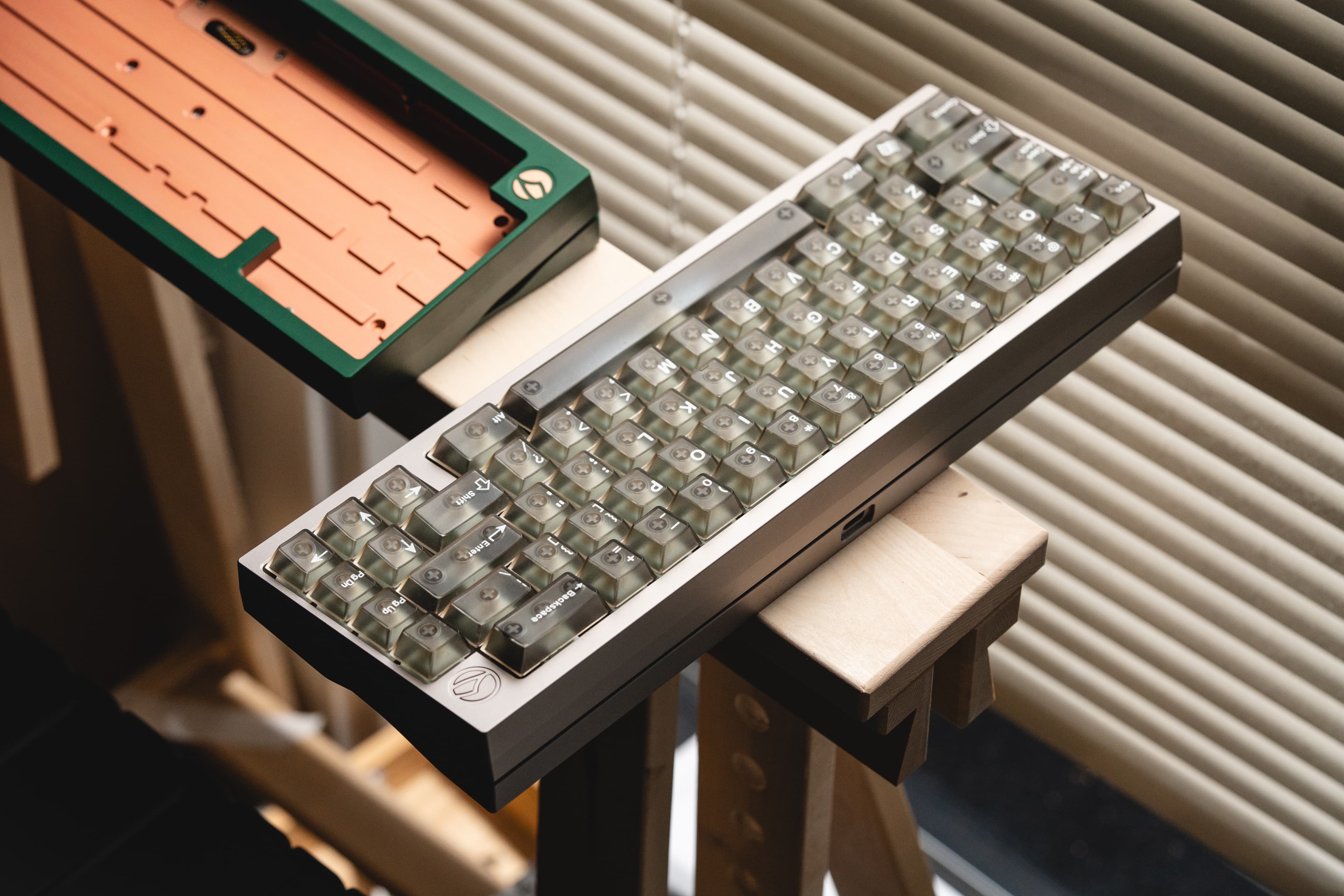 [IC2.0] The Secret - A 65% board with dual-sided weight image 8