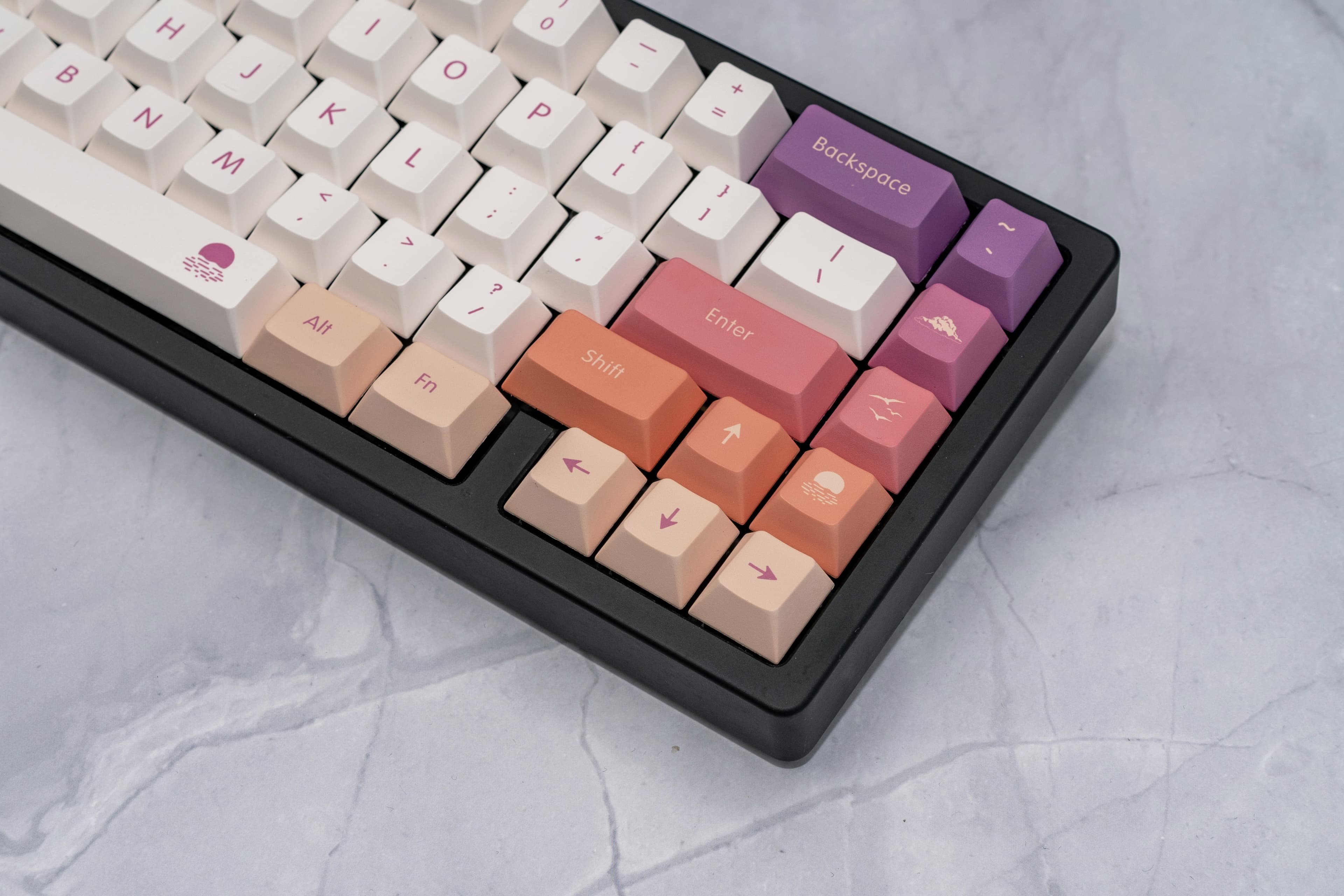 Carmine Cloud PBT Gradient Keycaps Kit image 4