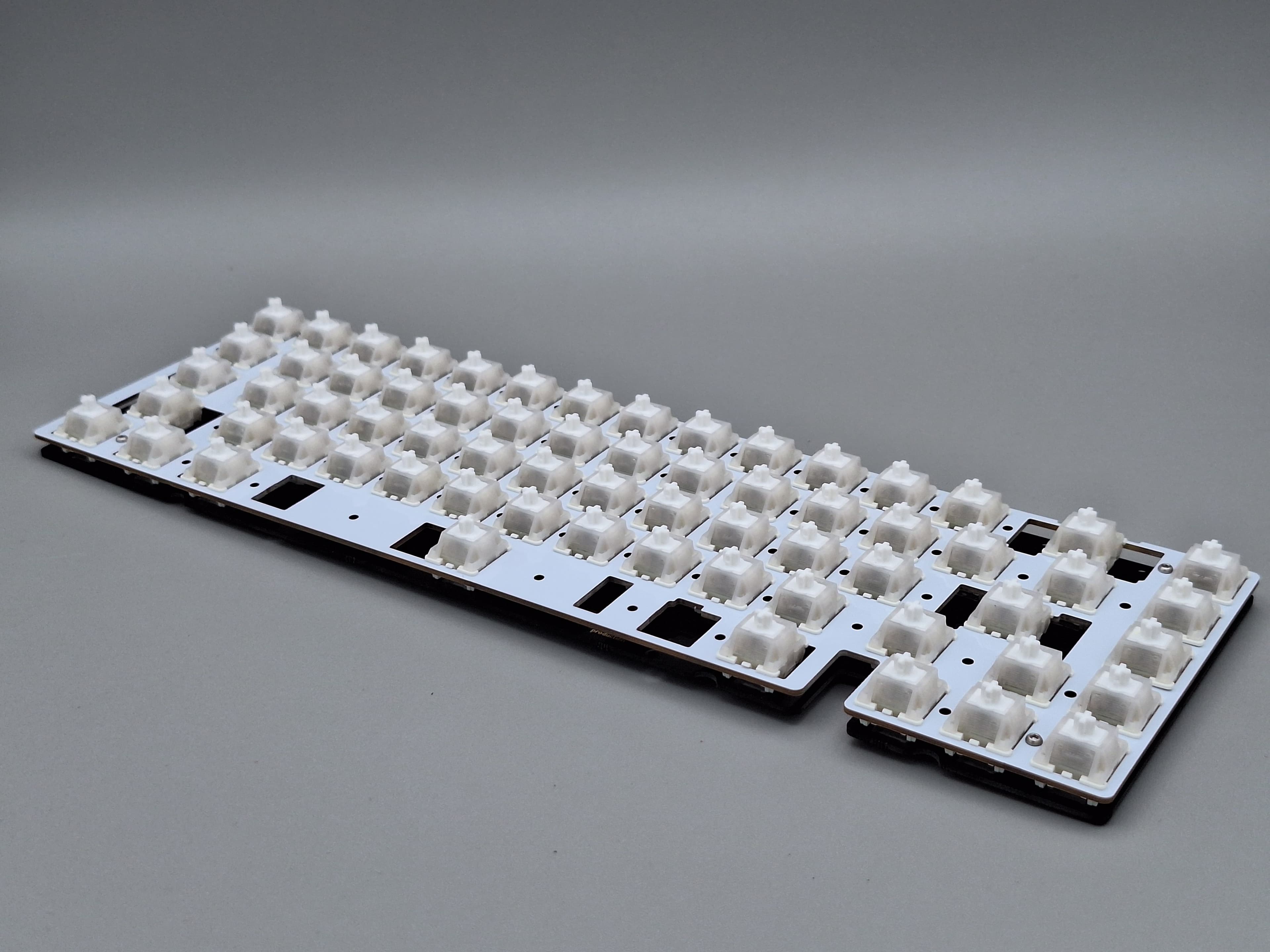 u65-HE: Hall-Effect Bakeneko65 PCB with QMK/VIA firmware image 3