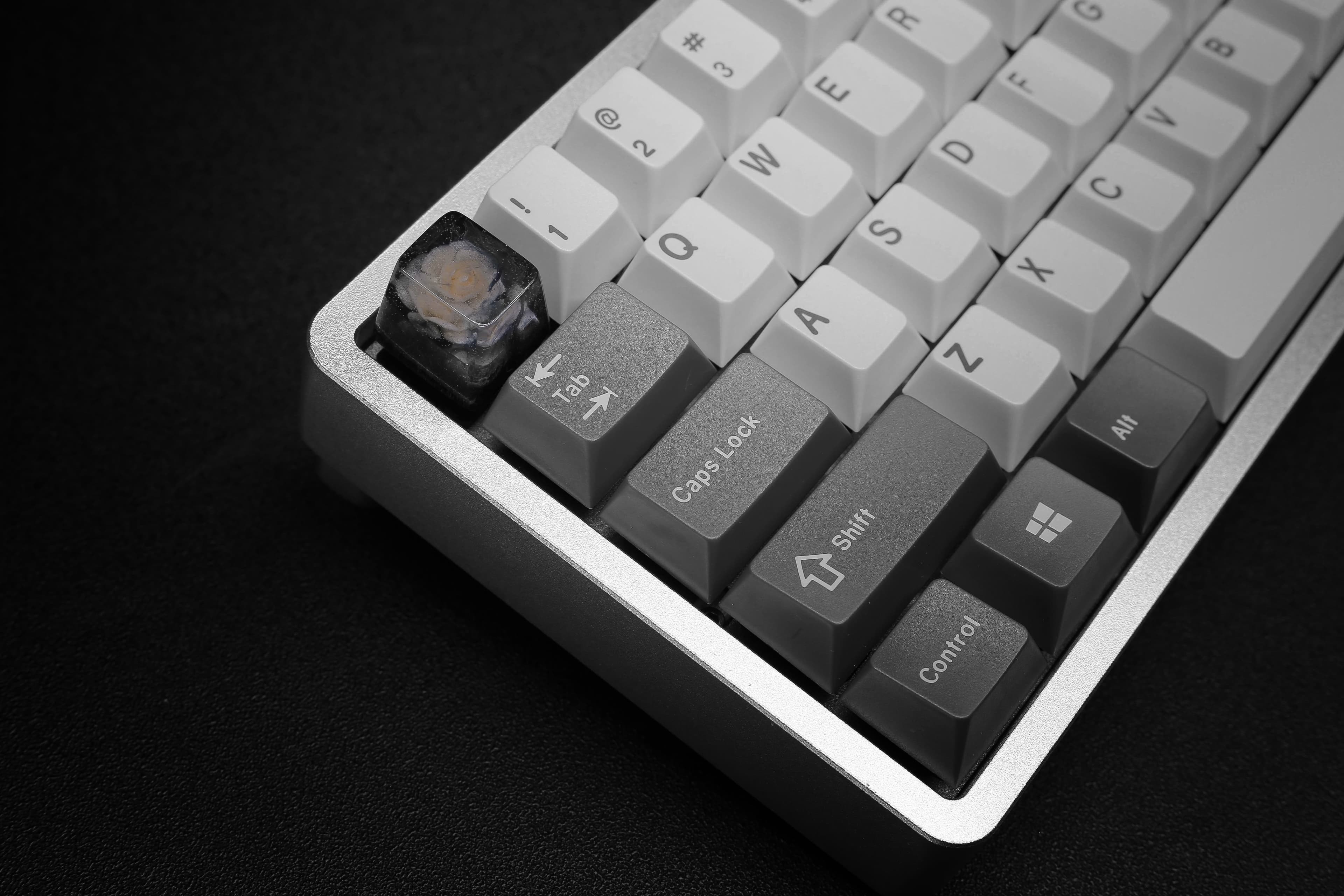 Artisan Rosa keycaps image 5