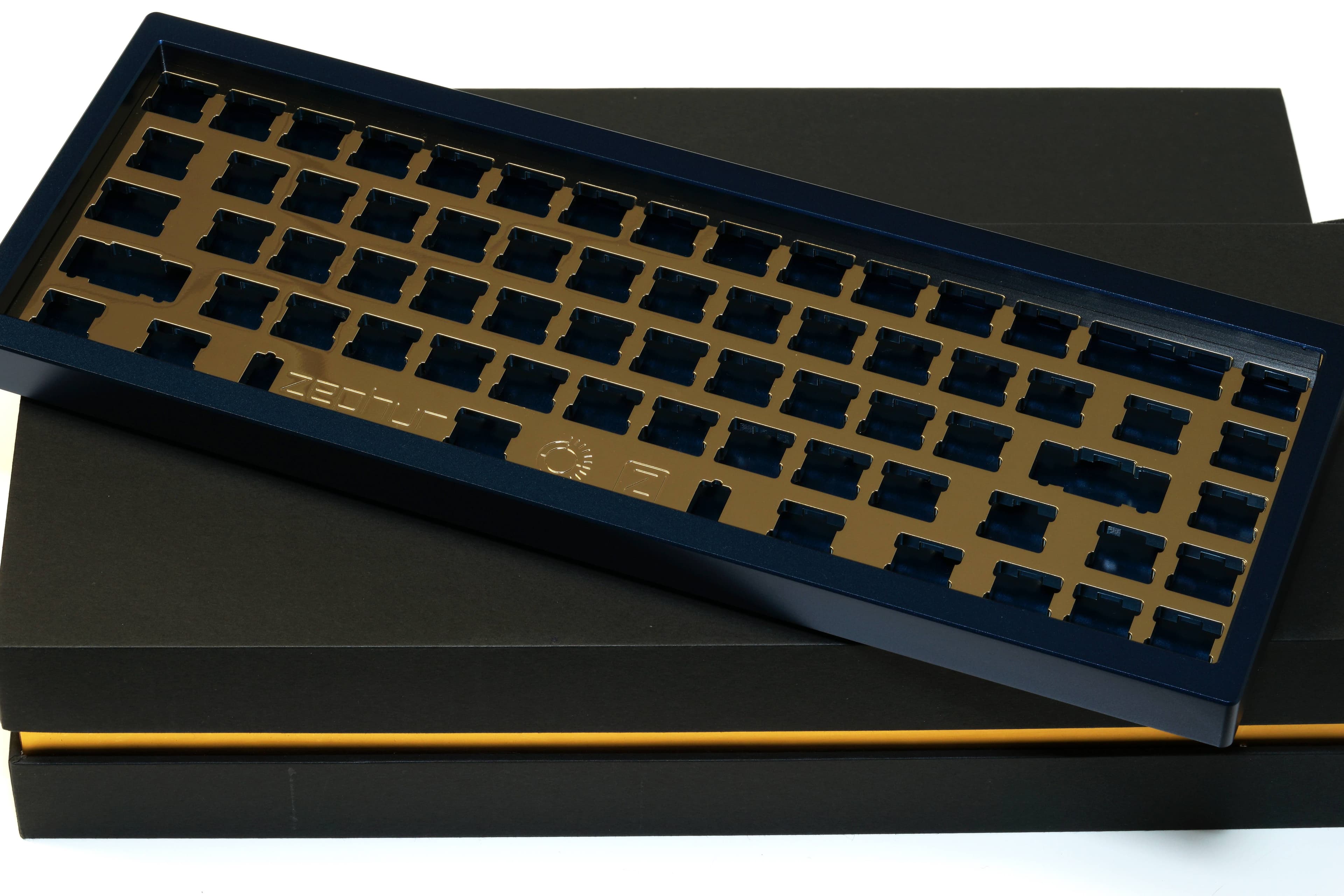 Zephyr 65% Custom RGB Keyboard Kit image 17