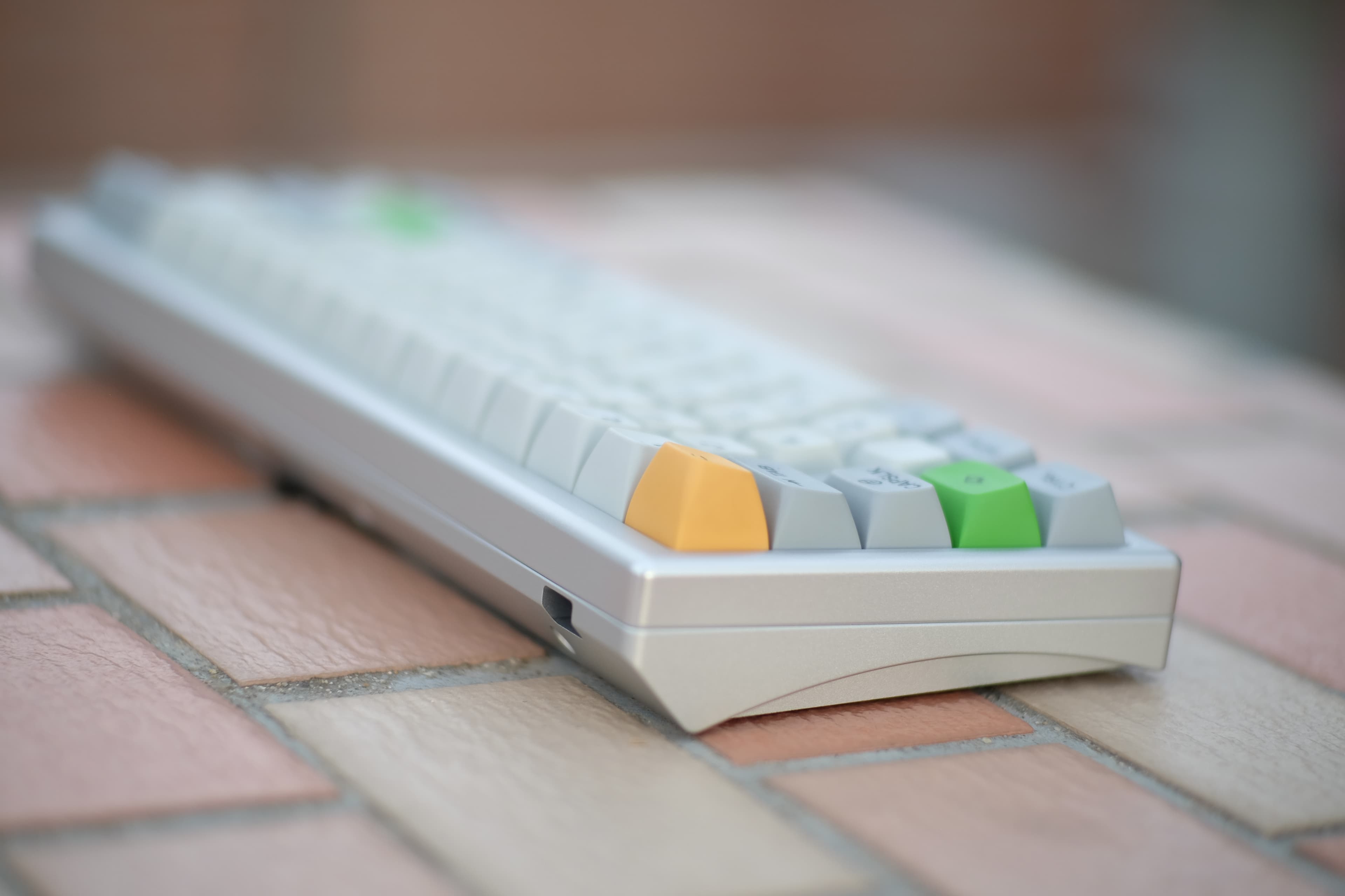 Reborn 60% keyborad (Shipping -check you eamil .) image 2