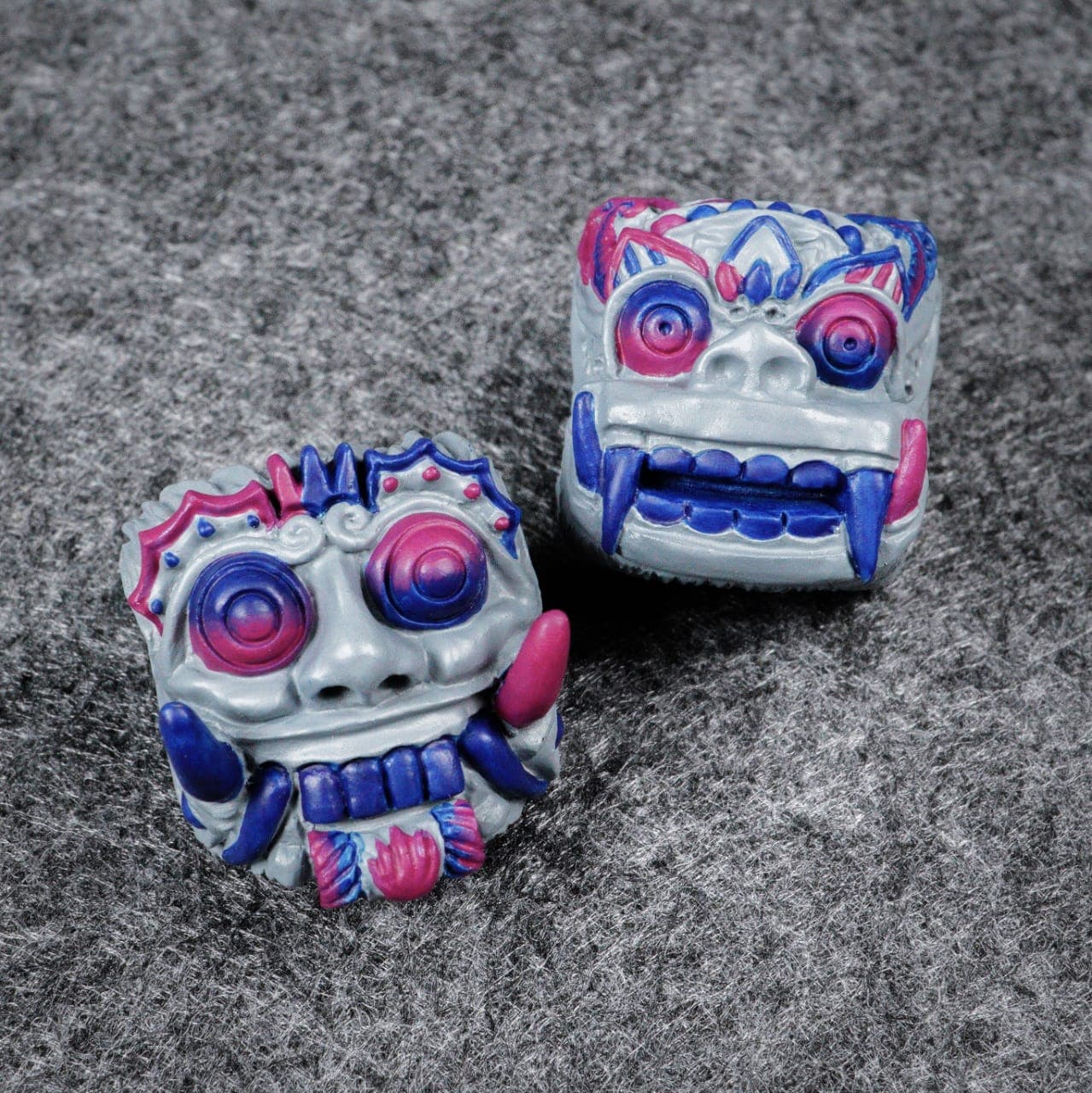 GMK Cobalt - GB closed image 3