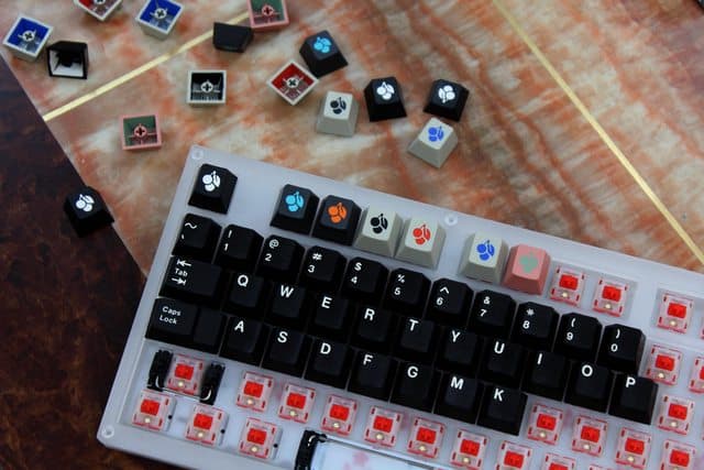 GMK New Cherry Logo Pack SELLING LEFTOVERS (10/31/16) image 5