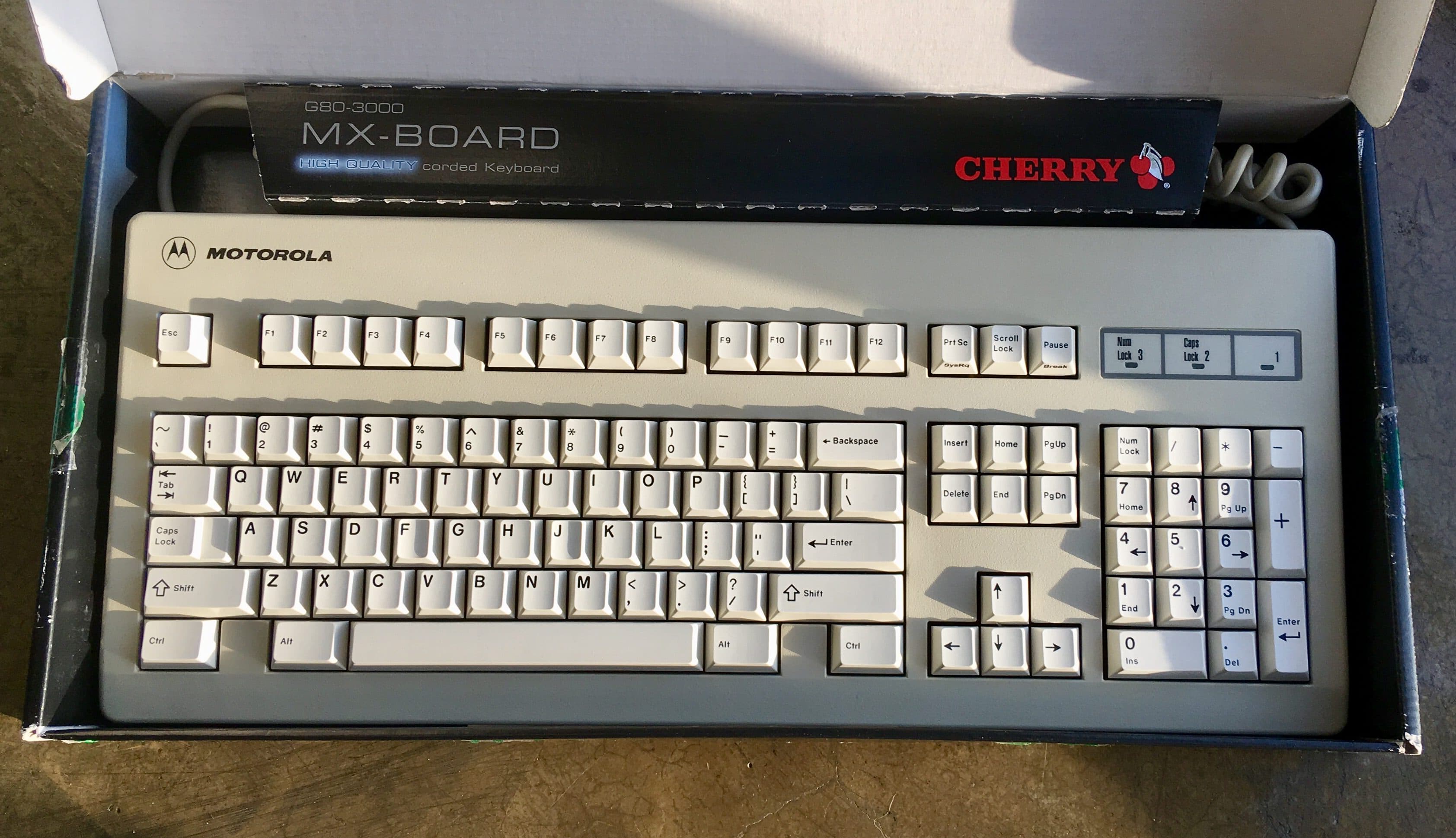 GMK Pristine (Black on White) [Shipping to you] image 4