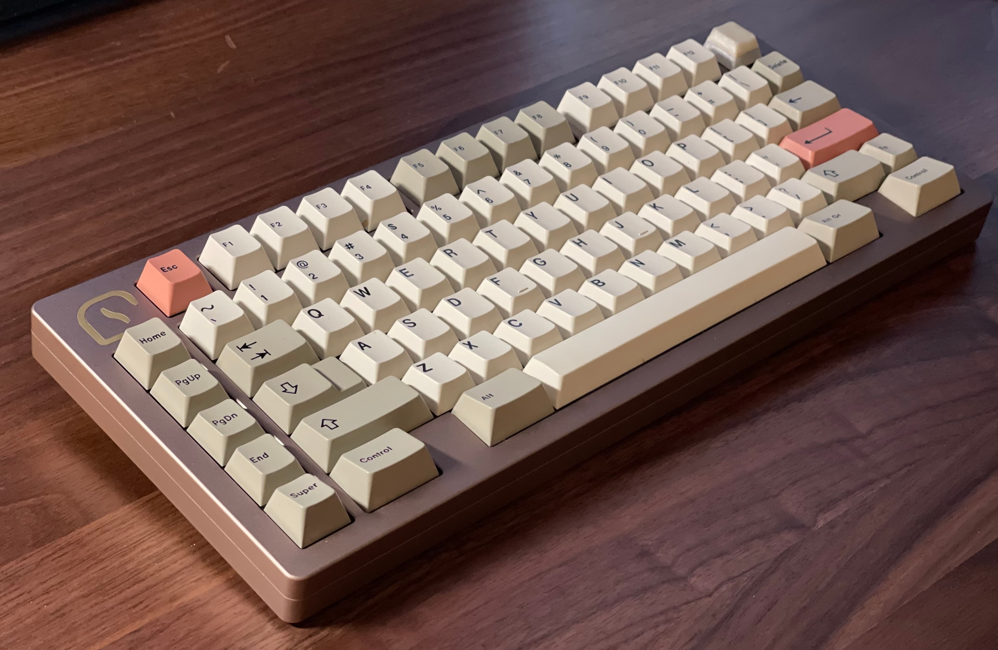 Allison + Matilda - a 70-ish% Keyboard + Numpad image 3