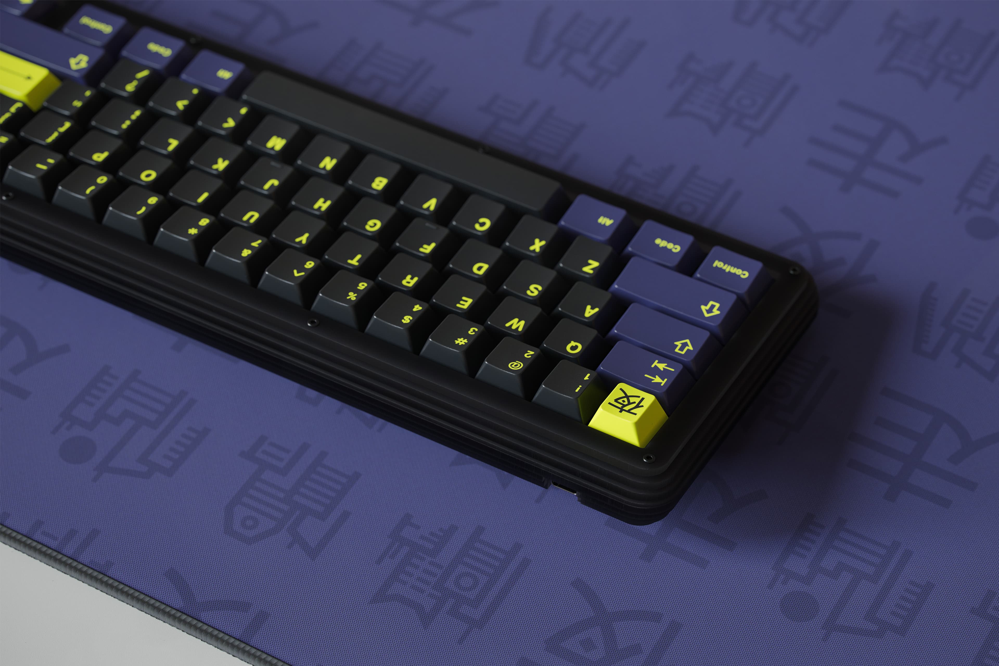 GMK Night Runner R2 - Completed image 12