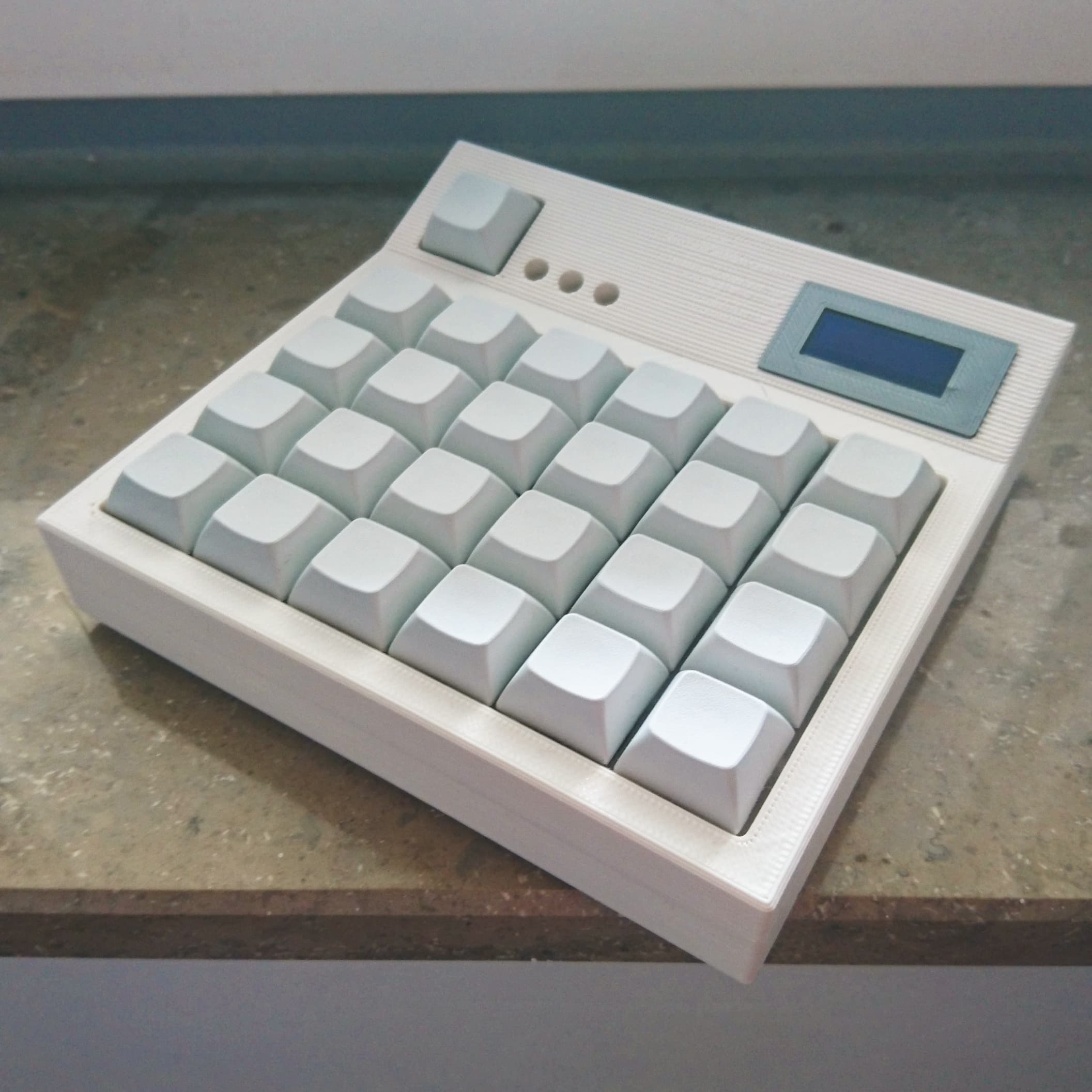 Ellipsis - 40% ortho split case inpired by The Ave image 14