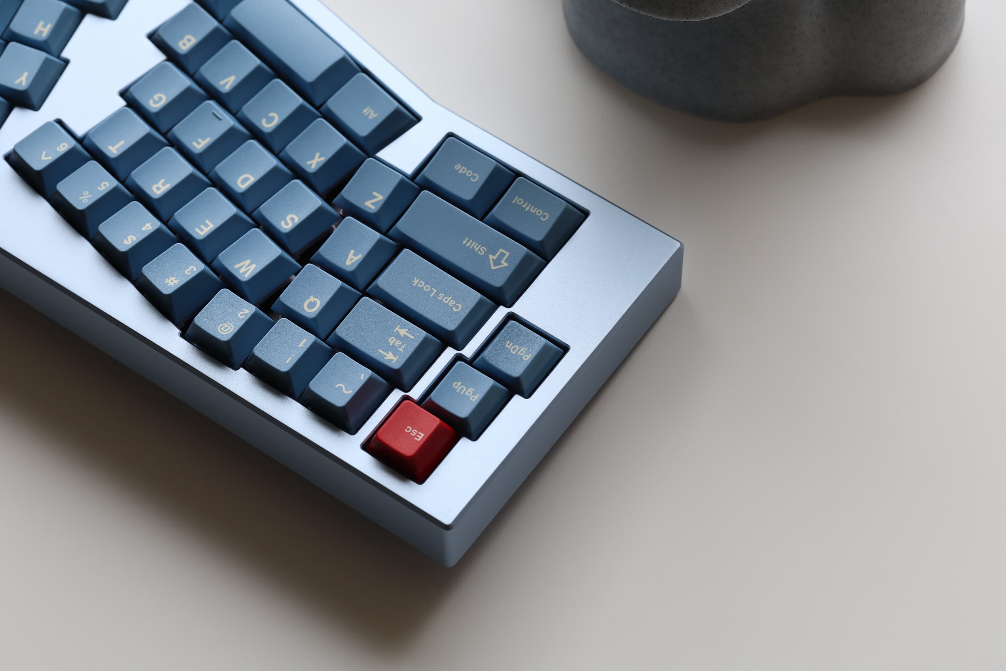 Keylice-Dual-mode Alice style keyboard with arrow key, Great Surface Process image 4