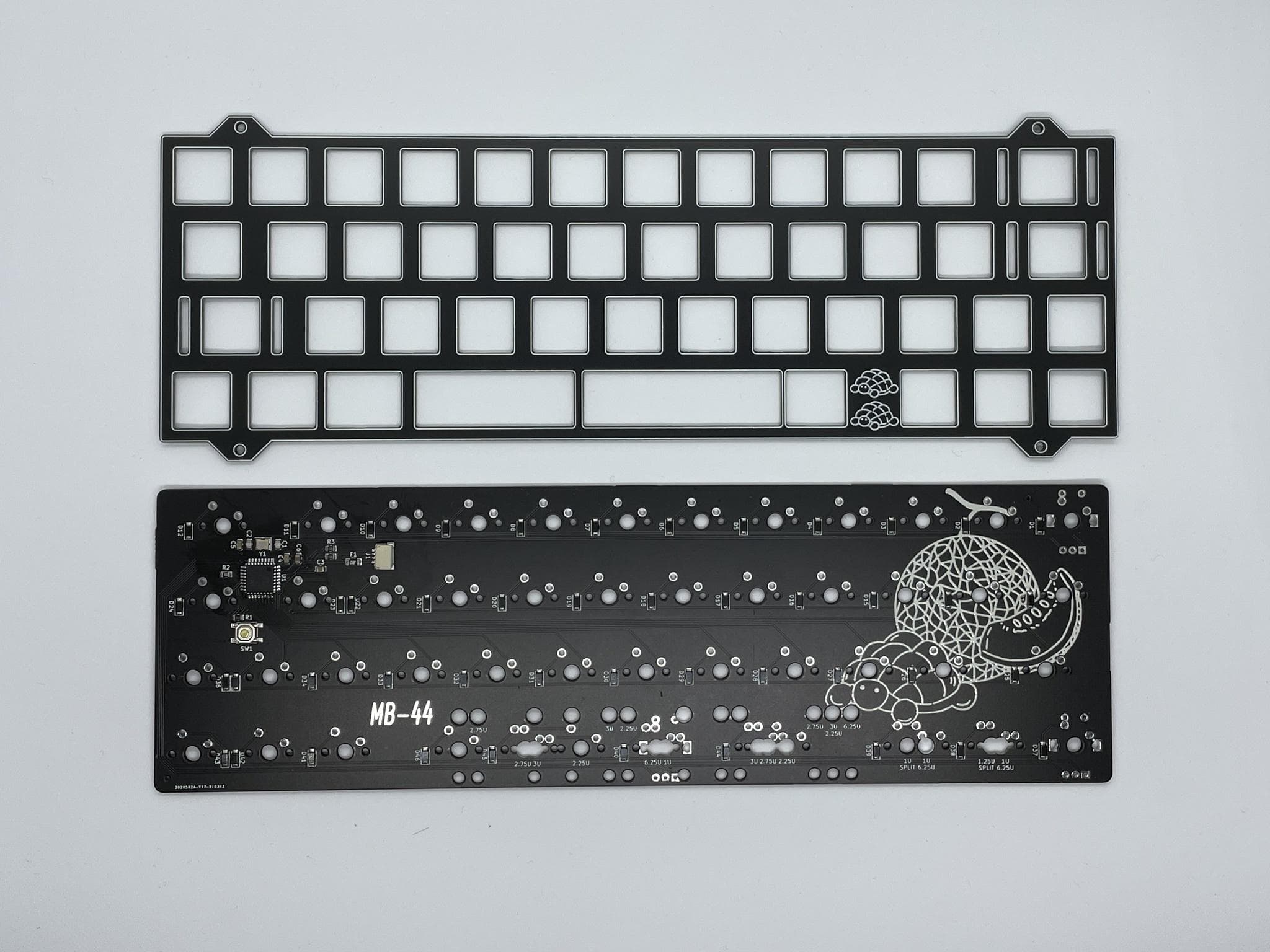 MB-44 - A fun 40% keyboard image 3