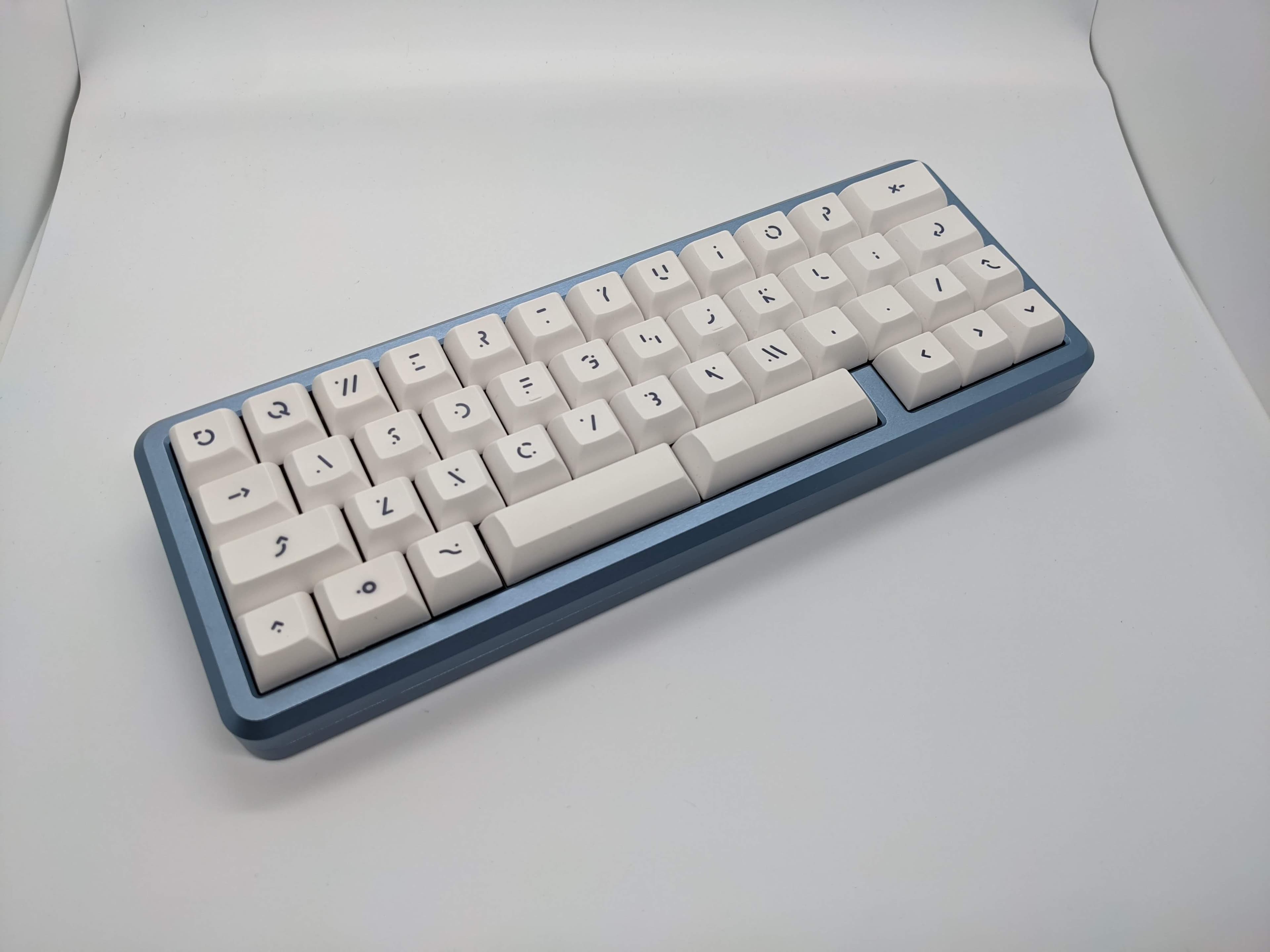 MB-44 - A fun 40% keyboard