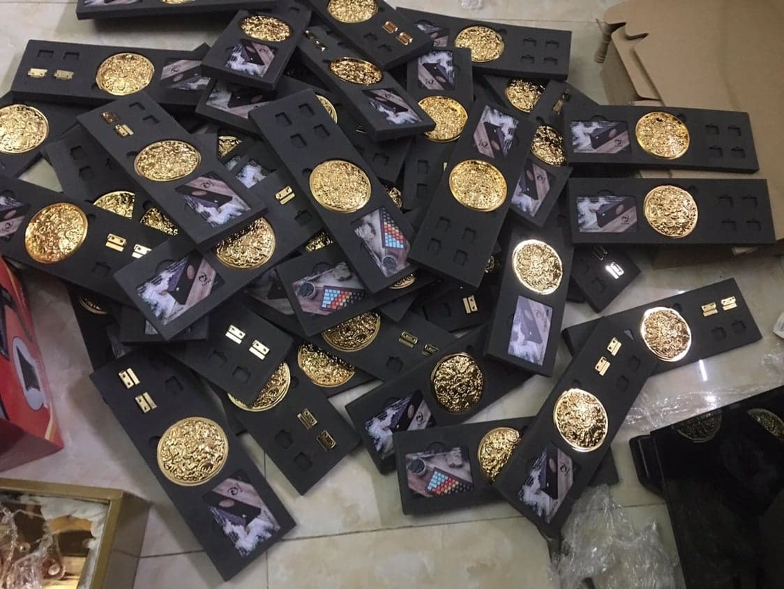 Imperial Hue - a 60% Break Wood case (GB closed) image 6